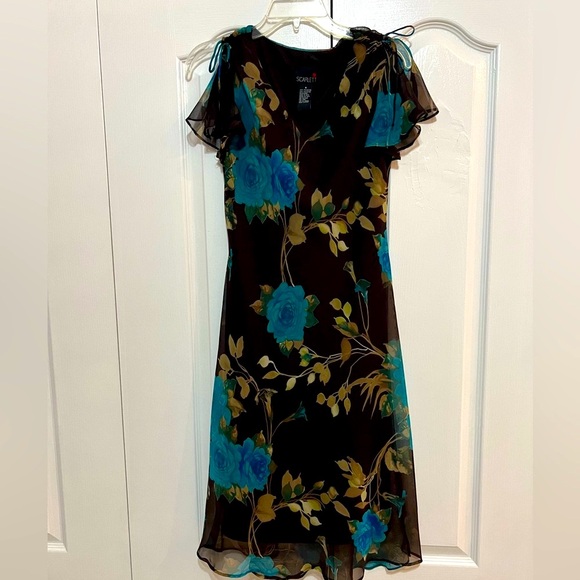 Scarlett Women V Neck ,Short Sleeve Dress size :6 Brown & Flower Print Color - Picture 7 of 9